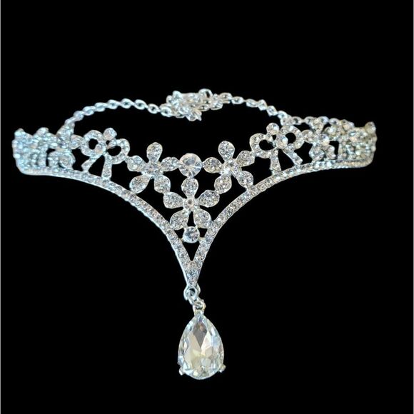 Wedding tiera silver tone and rhinestones. - Picture 1 of 3